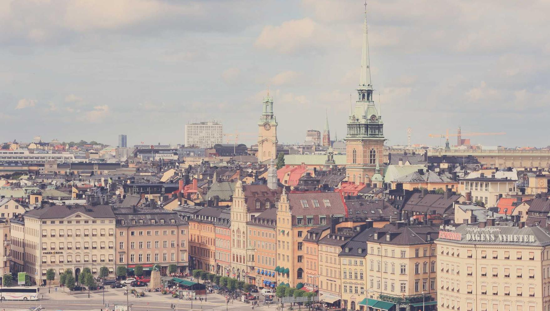 出售私人号微信：美国银行开户用于平台收款